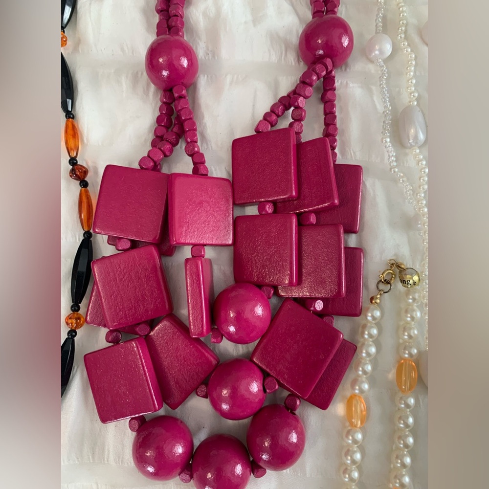 Unique Multi-Color Necklace Set - Picture 6 of 16